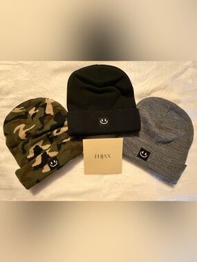 FHJAX 3 Pack Kids Knit Beanies with Smiley Patch Black, Gray and Camo